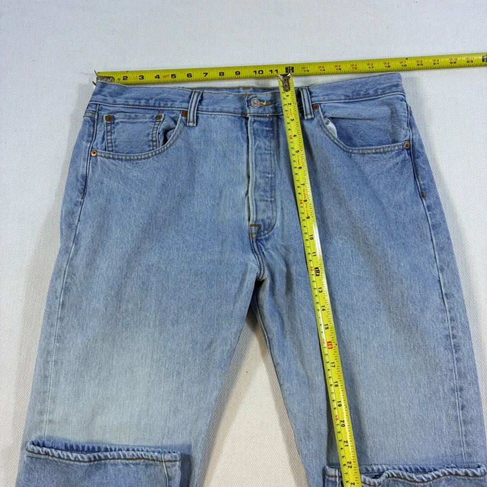 Vintage Levis 501 Mens Light Wash Straight Leg Button Fly Denim‎ Jeans 38x29